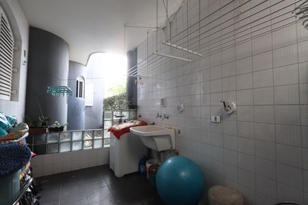 Casa à venda com 312m², 3 quartos e 3 vagasLavanderia