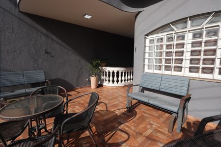 Casa à venda com 312m², 3 quartos e 3 vagasVaranda da Frente