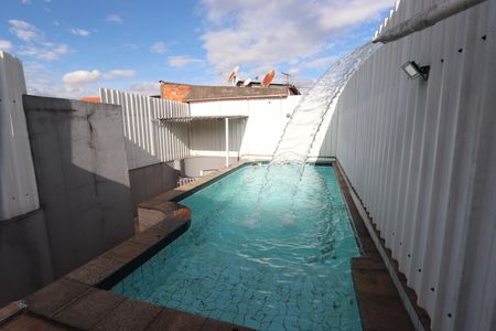 Casa à venda com 312m², 3 quartos e 3 vagasPiscina
