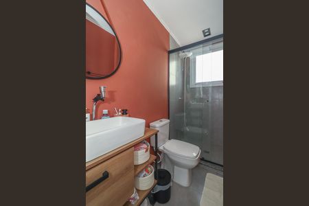 Banheiro de apartamento à venda com 1 quarto, 46m² em Bom Jesus, Porto Alegre