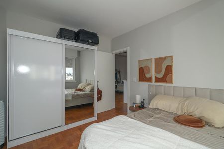 Quarto de apartamento à venda com 1 quarto, 46m² em Bom Jesus, Porto Alegre