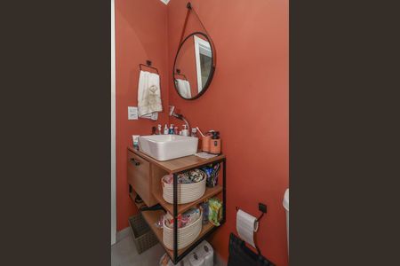 Banheiro de apartamento à venda com 1 quarto, 46m² em Bom Jesus, Porto Alegre