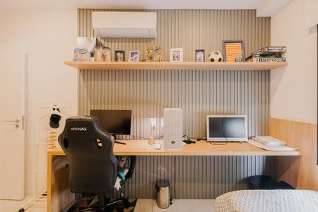 Apartamento para alugar com 101m², 2 quartos e 2 vagasQuarto