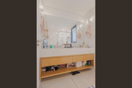 Apartamento para alugar com 101m², 2 quartos e 2 vagasBanheiro da Suíte