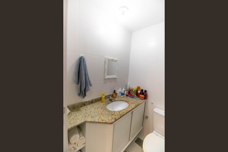 Apartamento à venda com 75m², 2 quartos e 1 vaga Apartamento à venda com 75m², 2 quartos e 1 vagaBanheiro da Suíte