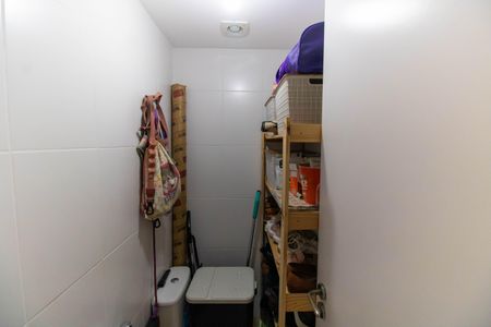 Apartamento à venda com 75m², 2 quartos e 1 vaga Apartamento à venda com 75m², 2 quartos e 1 vagaLavabo
