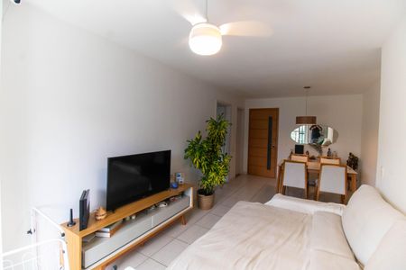 Apartamento à venda com 75m², 2 quartos e 1 vaga Apartamento à venda com 75m², 2 quartos e 1 vagaSala