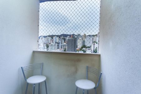 Varanda  sala de apartamento para alugar com 2 quartos, 94m² em Sion, Belo Horizonte