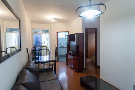 Sala de apartamento para alugar com 2 quartos, 94m² em Sion, Belo Horizonte