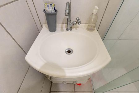 Banheiro de kitnet/studio para alugar com 1 quarto, 23m² em Consolação, São Paulo