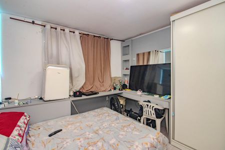 Quarto 2 de casa à venda com 3 quartos, 250m² em Sarandi, Porto Alegre