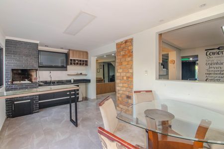 Sala de casa à venda com 3 quartos, 250m² em Sarandi, Porto Alegre