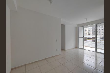 Sala de apartamento para alugar com 3 quartos, 68m² em Barra da Tijuca, Rio de Janeiro