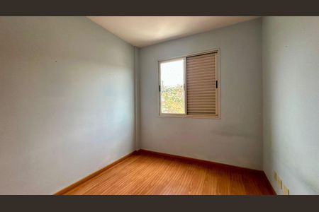 Quarto  de apartamento à venda com 3 quartos, 76m² em Estoril, Belo Horizonte