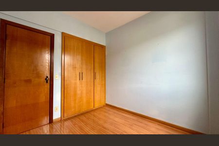 Quarto  de apartamento à venda com 3 quartos, 76m² em Estoril, Belo Horizonte