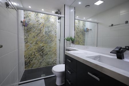 Apartamento à venda com 50m², 2 quartos e 1 vaga Apartamento à venda com 50m², 2 quartos e 1 vagaBanheiro