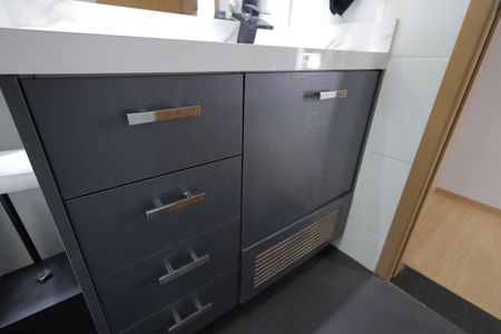 Apartamento à venda com 50m², 2 quartos e 1 vaga Apartamento à venda com 50m², 2 quartos e 1 vagaBanheiro