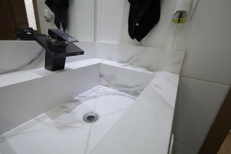 Apartamento à venda com 50m², 2 quartos e 1 vaga Apartamento à venda com 50m², 2 quartos e 1 vagaBanheiro