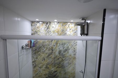 Apartamento à venda com 50m², 2 quartos e 1 vaga Apartamento à venda com 50m², 2 quartos e 1 vagaBanheiro