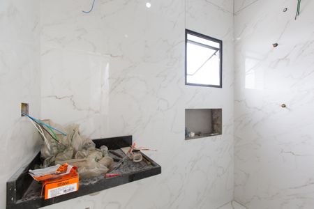 Casa à venda com 90m², 2 quartos e 2 vagasBanheiro 