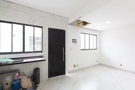 Casa à venda com 90m², 2 quartos e 2 vagasCozinha 