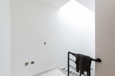 Casa à venda com 90m², 2 quartos e 2 vagasHall do Quarto 