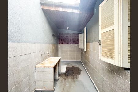 Casa à venda com 250m², 4 quartos e 2 vagas Casa à venda com 250m², 4 quartos e 2 vagascasa 1 - área de serviço