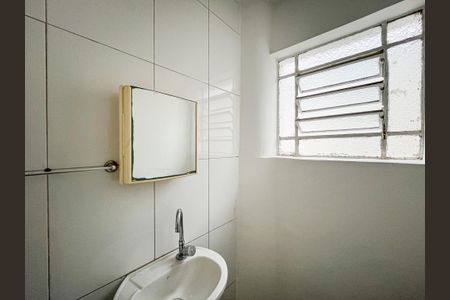 Casa à venda com 250m², 4 quartos e 2 vagas Casa à venda com 250m², 4 quartos e 2 vagascasa 1 lavabo