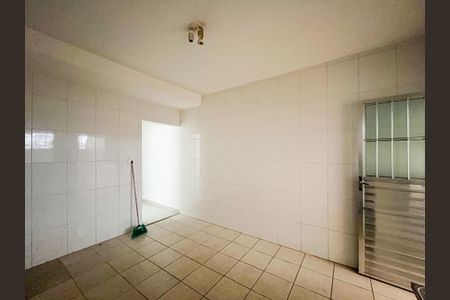Casa à venda com 250m², 4 quartos e 2 vagas Casa à venda com 250m², 4 quartos e 2 vagascasa 1 - cozinha