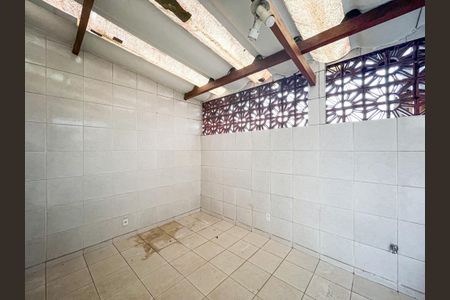 Casa à venda com 250m², 4 quartos e 2 vagas Casa à venda com 250m², 4 quartos e 2 vagascasa 1 - quintal