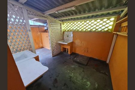 Casa à venda com 250m², 4 quartos e 2 vagas Casa à venda com 250m², 4 quartos e 2 vagascasa 2 area de serviço