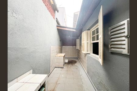 Casa à venda com 250m², 4 quartos e 2 vagas Casa à venda com 250m², 4 quartos e 2 vagascasa 1 - área de serviço