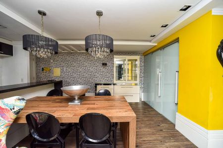 Sala de apartamento à venda com 2 quartos, 86m² em Petrópolis, Porto Alegre