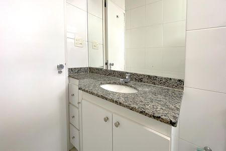 Apartamento para alugar com 140m², 4 quartos e 1 vagaBanheiro da Suíte 1