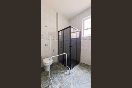 Apartamento à venda com 110m², 2 quartos e sem vaga Apartamento à venda com 110m², 2 quartos e sem vagaBanheiro