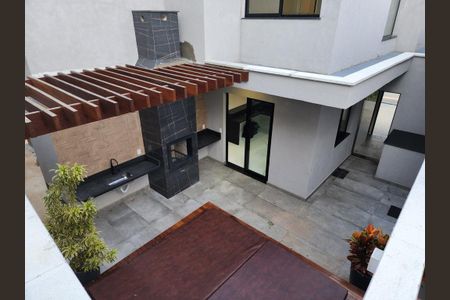 Casa à venda com 220m², 3 quartos e 4 vagasEspaço Gourmet