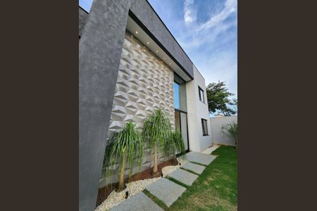 Casa à venda com 220m², 3 quartos e 4 vagasFachada