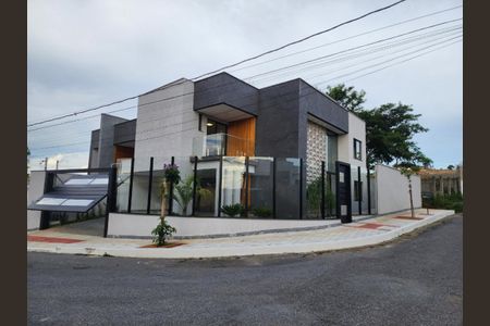 Casa à venda com 220m², 3 quartos e 4 vagasFachada