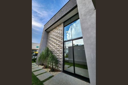 Casa à venda com 220m², 3 quartos e 4 vagasFachada