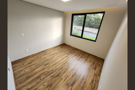 Casa à venda com 220m², 3 quartos e 4 vagasSuíte 2