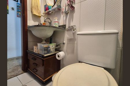 Apartamento à venda com 77m², 2 quartos e 1 vaga Apartamento à venda com 77m², 2 quartos e 1 vagaBanheiro