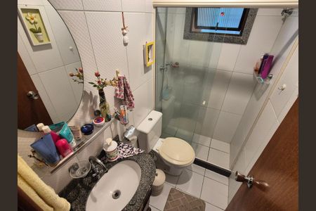 Apartamento à venda com 77m², 2 quartos e 1 vaga Apartamento à venda com 77m², 2 quartos e 1 vagaBanheiro