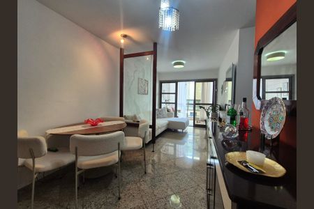 Apartamento à venda com 77m², 2 quartos e 1 vaga Apartamento à venda com 77m², 2 quartos e 1 vagaSala