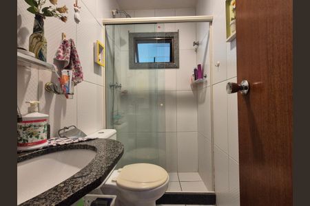 Apartamento à venda com 77m², 2 quartos e 1 vaga Apartamento à venda com 77m², 2 quartos e 1 vagaBanheiro