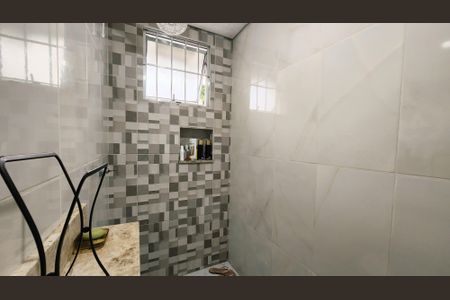 Casa à venda com 250m², 3 quartos e 2 vagas Casa à venda com 250m², 3 quartos e 2 vagasBanheiro Social