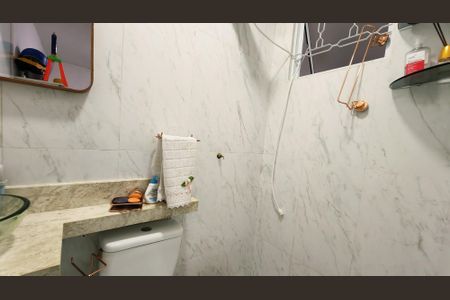 Casa à venda com 250m², 3 quartos e 2 vagas Casa à venda com 250m², 3 quartos e 2 vagasBanheiro da Suíte