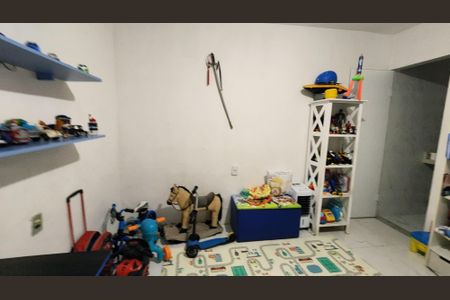 Casa à venda com 250m², 3 quartos e 2 vagas Casa à venda com 250m², 3 quartos e 2 vagasSuíte