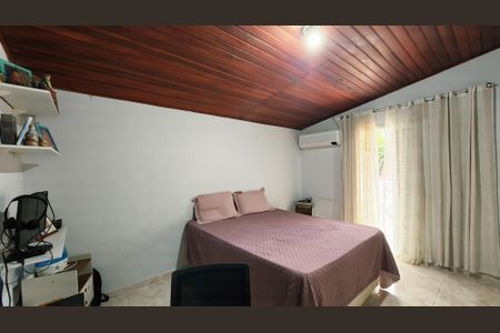 Casa à venda com 250m², 3 quartos e 2 vagas Casa à venda com 250m², 3 quartos e 2 vagasQuarto 2