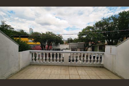 Casa à venda com 250m², 3 quartos e 2 vagas Casa à venda com 250m², 3 quartos e 2 vagasVaranda do Quarto 2