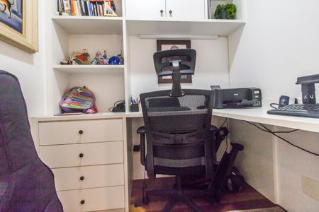 Apartamento à venda com 144m², 3 quartos e 2 vagasEscritório